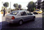 Turki Renault Clio z zadkom (222925 bytes)